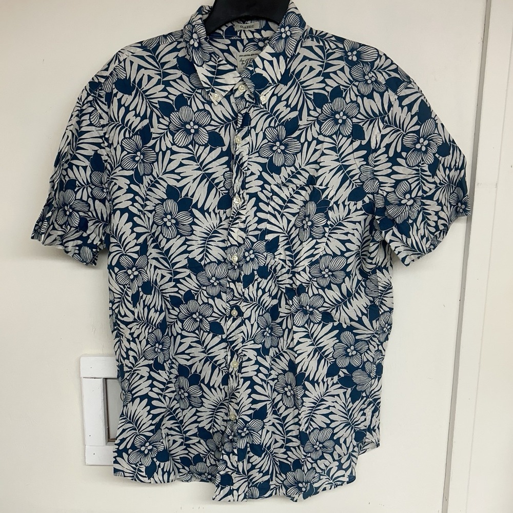 J. Crew Men's Large Blue White Hawaiian Floral Cotton Button Down Shirt Classic